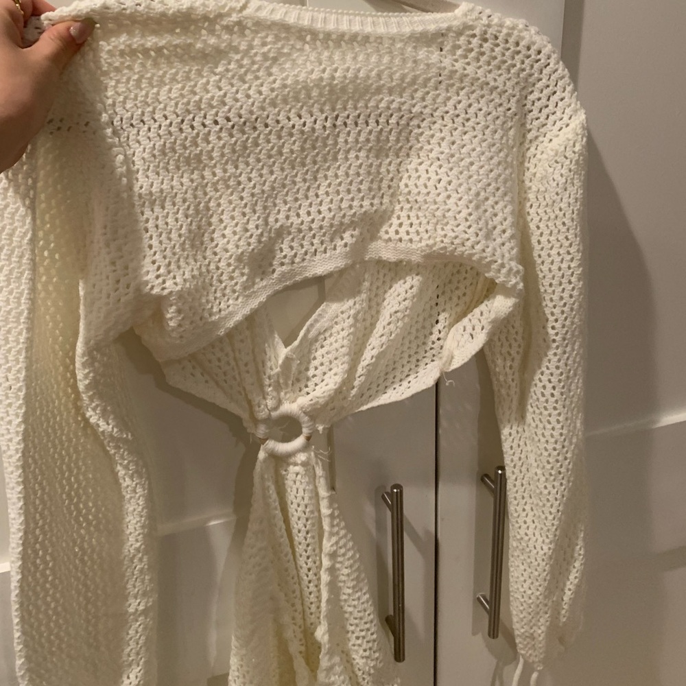 NWOT White Woven Beach Coverup with Ring and Tassle - Picture 4 of 4